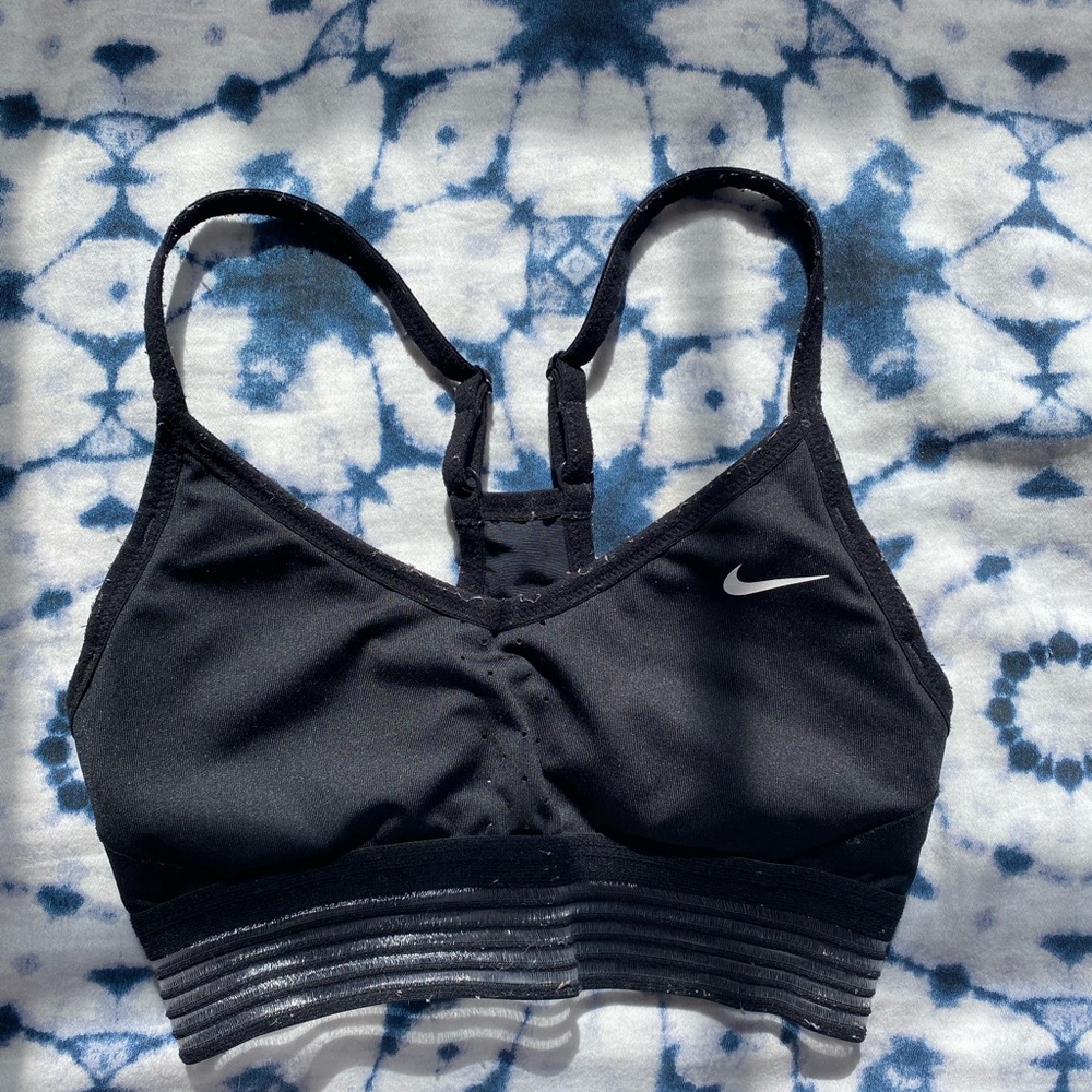 NIKE Indy black women’s sports bra